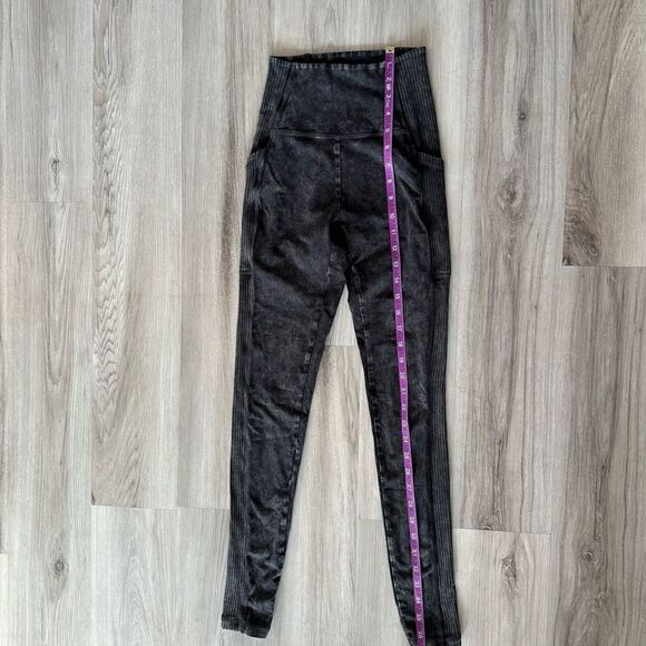 offline by aerie OG leggings hi-rise charcoal leggings with pockets XS - Picture 9 of 9